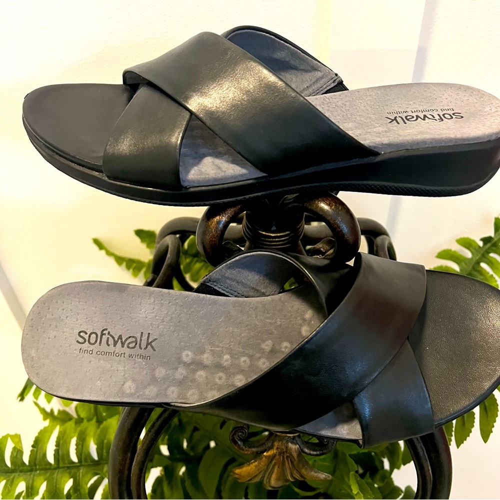 Softwalk Tillman - Women's Strappy Criss Cross Black Leather Sandals•Size 8.5 N
